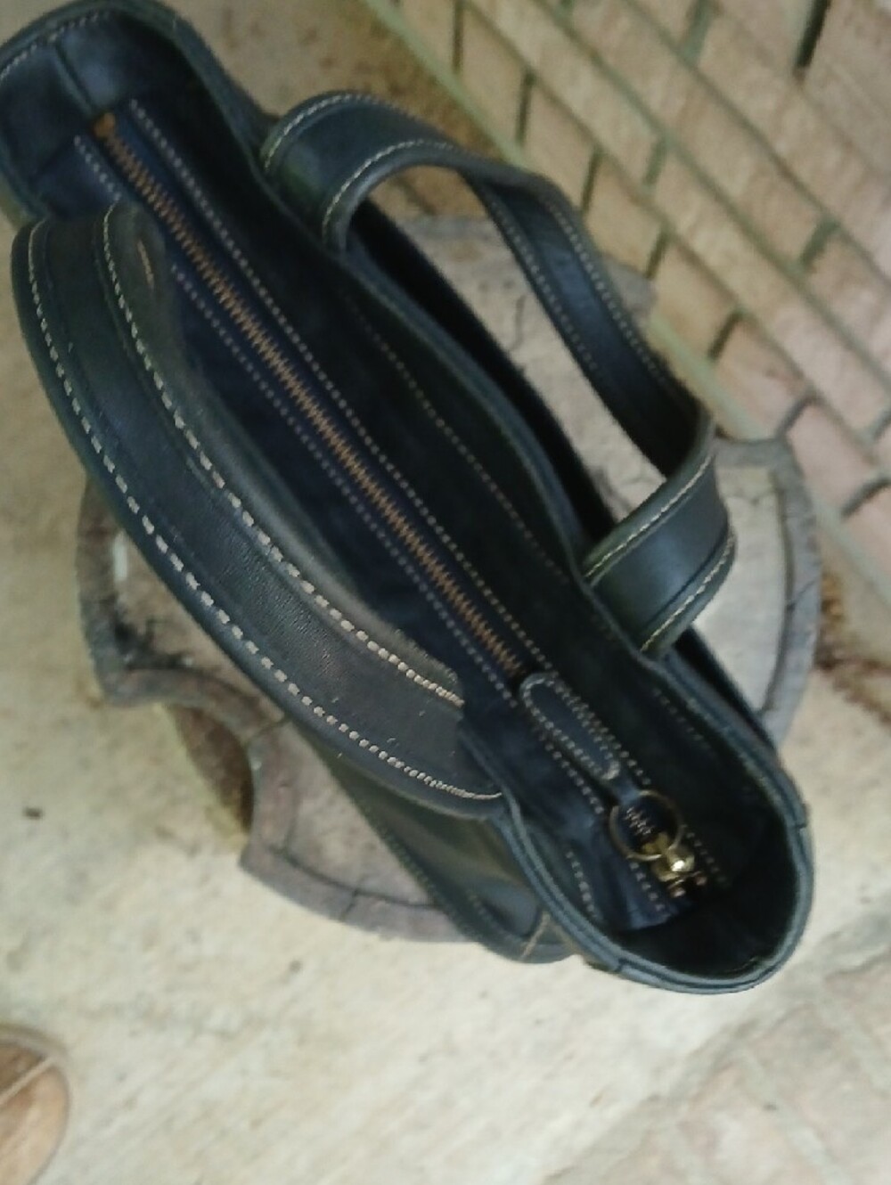 COACH.Classic Black Leather Tote Bag - Vintage, SZ.MED - Picture 5 of 12